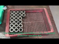 La lamina è costituita da una lamina di carburo di cemento